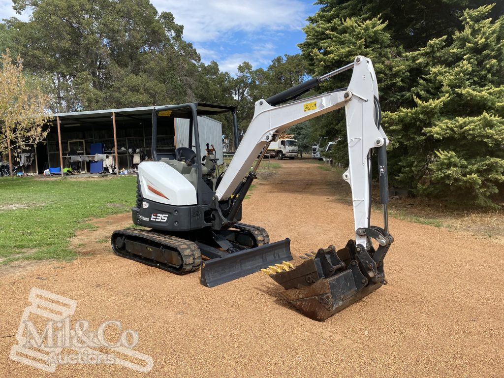 2019 Bobcat E35 3.5 tonne Excavator exterior front