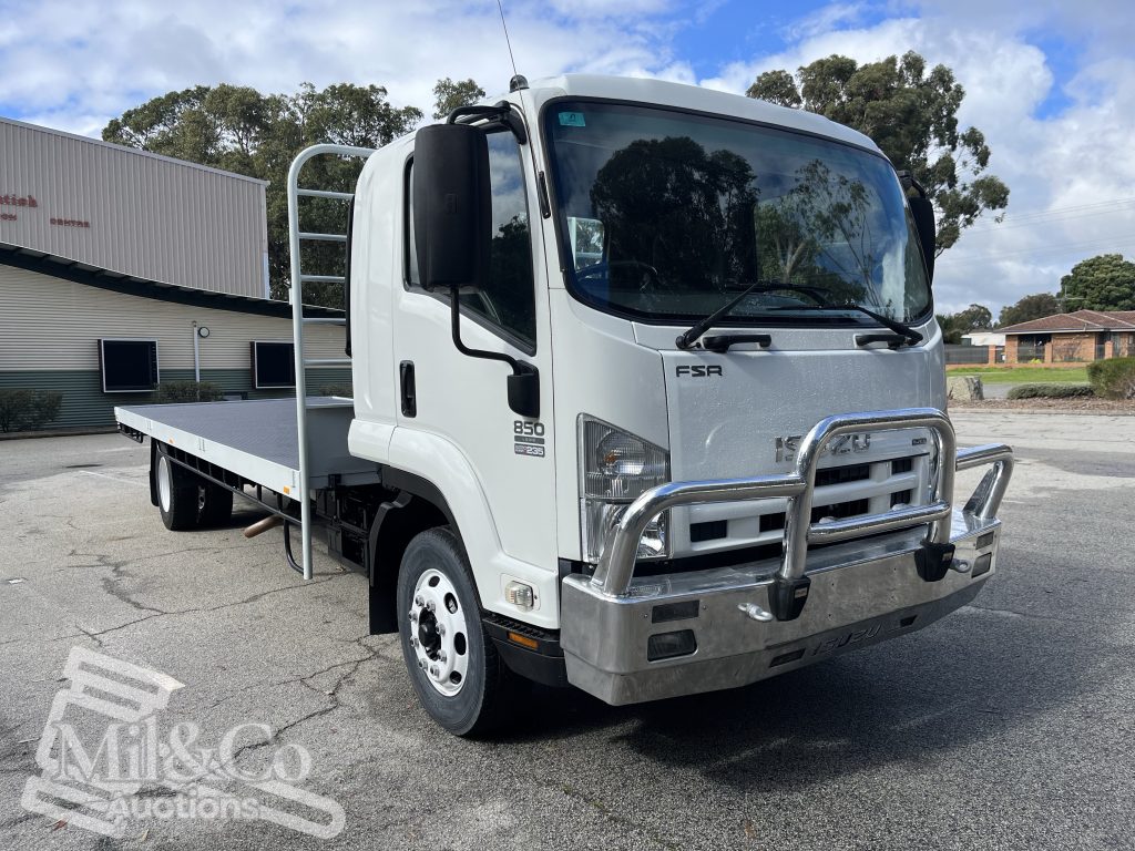 2007 Isuzu Trayback Truck exterior front drivers side corner