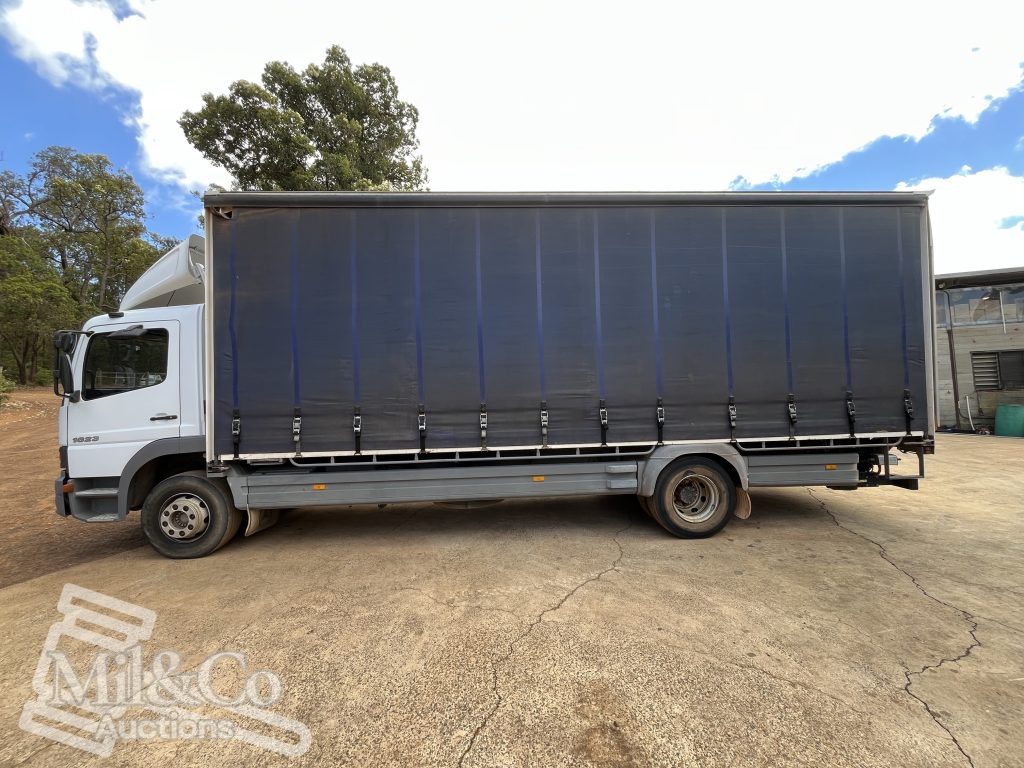 2003 Mercedes Atego 1623 12 Pallet Curtainside Truck exterior passenger side