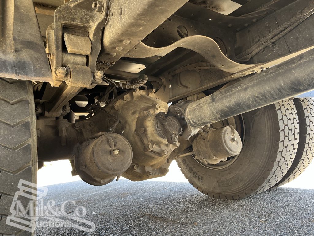 2005 Hino Ranger Tray Back Truck with Crane drive shaft