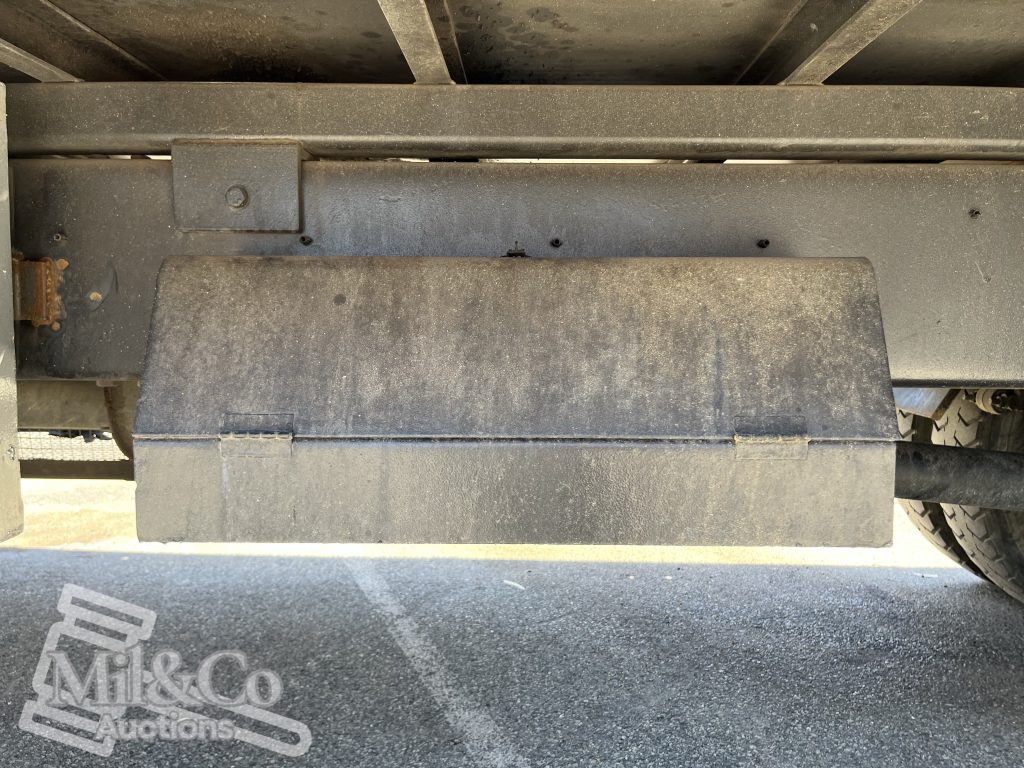 2005 Hino Ranger Tray Back Truck with Crane under tray toolbox