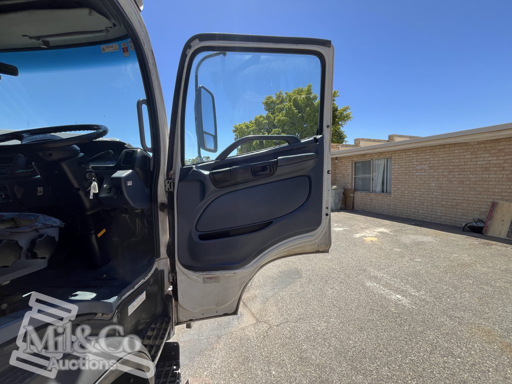 2005 Hino Ranger Tray Back Truck with Crane drivers doorway