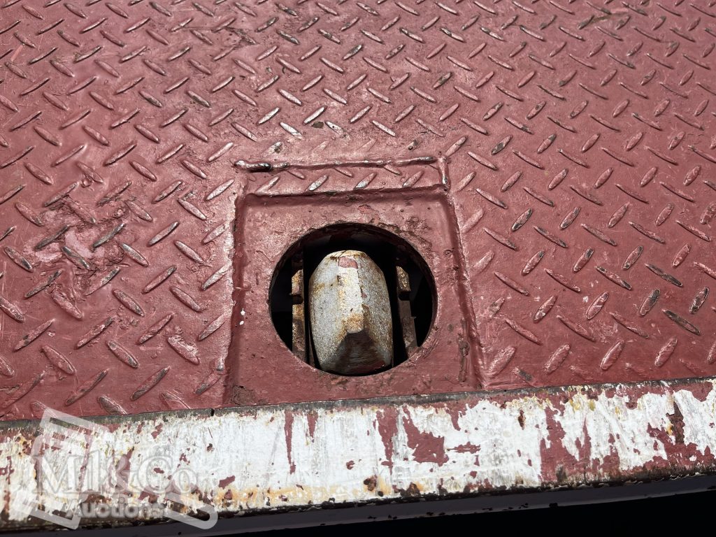 2012 Isuzu FVZ 1000 Tray Back Truck with Hiab tray container locks