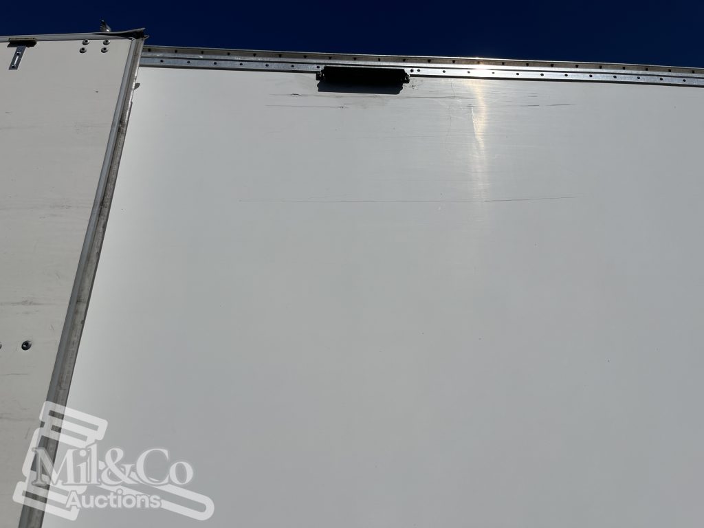 2004 Hino 500 FD Fridge Truck light bar top drivers side of body