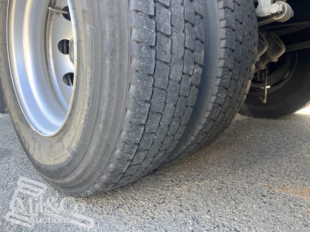 2005 Hino 500 GH Fridge Truck rear drive tyre tread drivers side