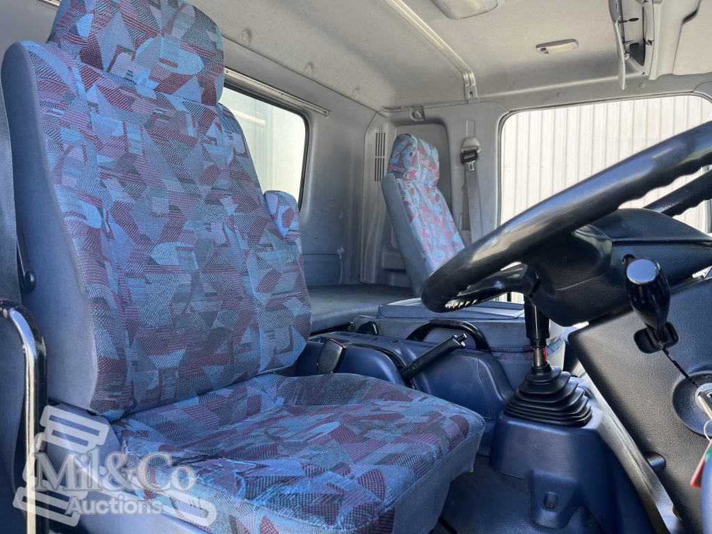 2005 Hino 500 GH Fridge Truck interior drivers seat