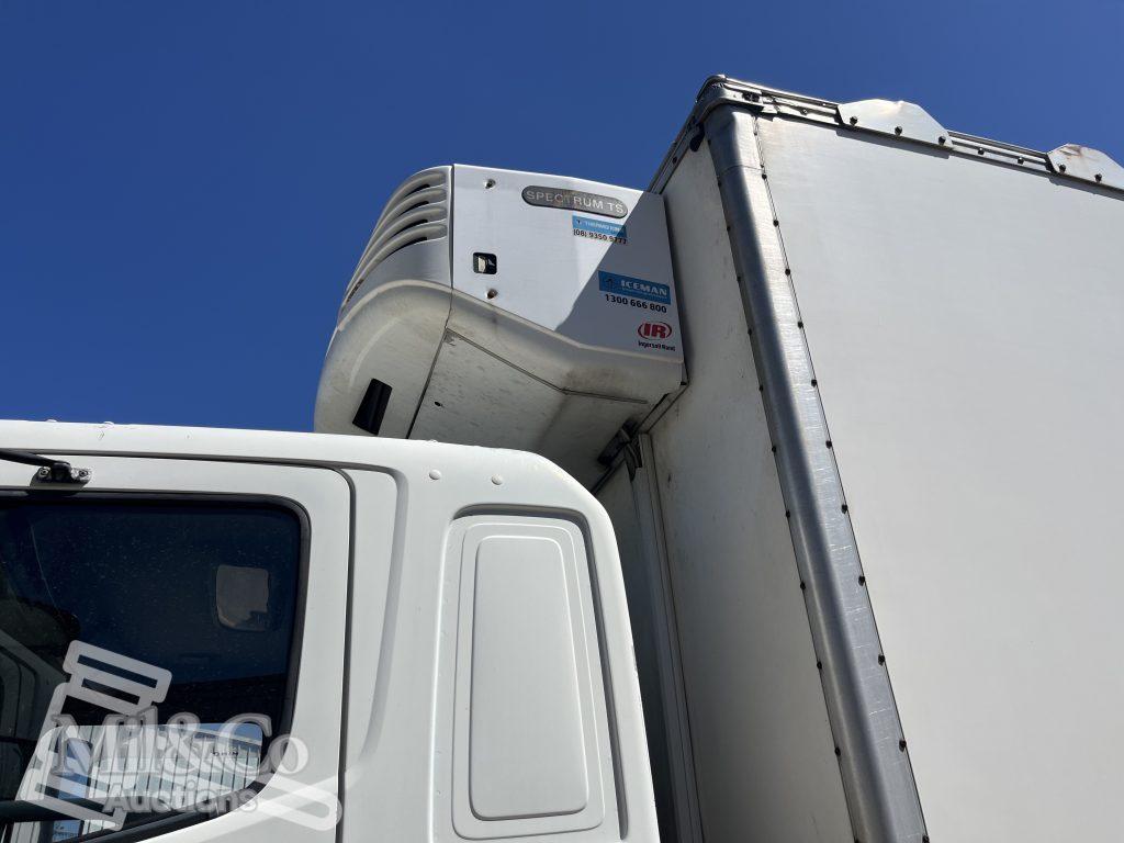 2005 Hino 500 GH Fridge Truck ThermoKing fridge unit
