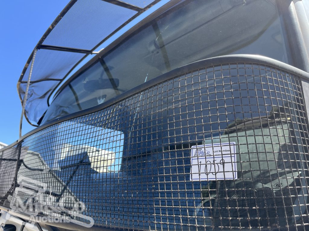 2005 Hino 500 GH Fridge Truck windscreen crack damage passenger side